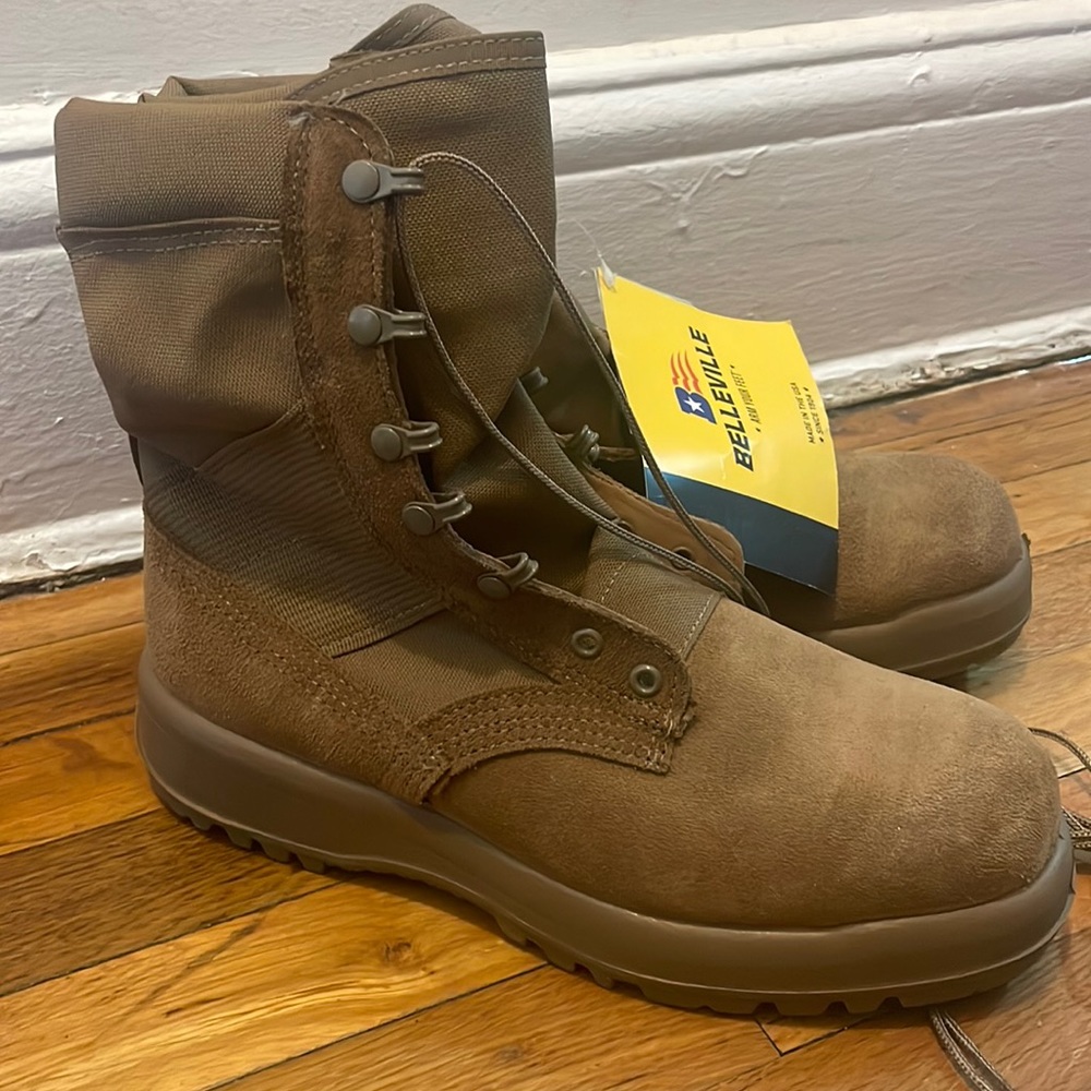 Brand new never worn Military Hot weather boots.